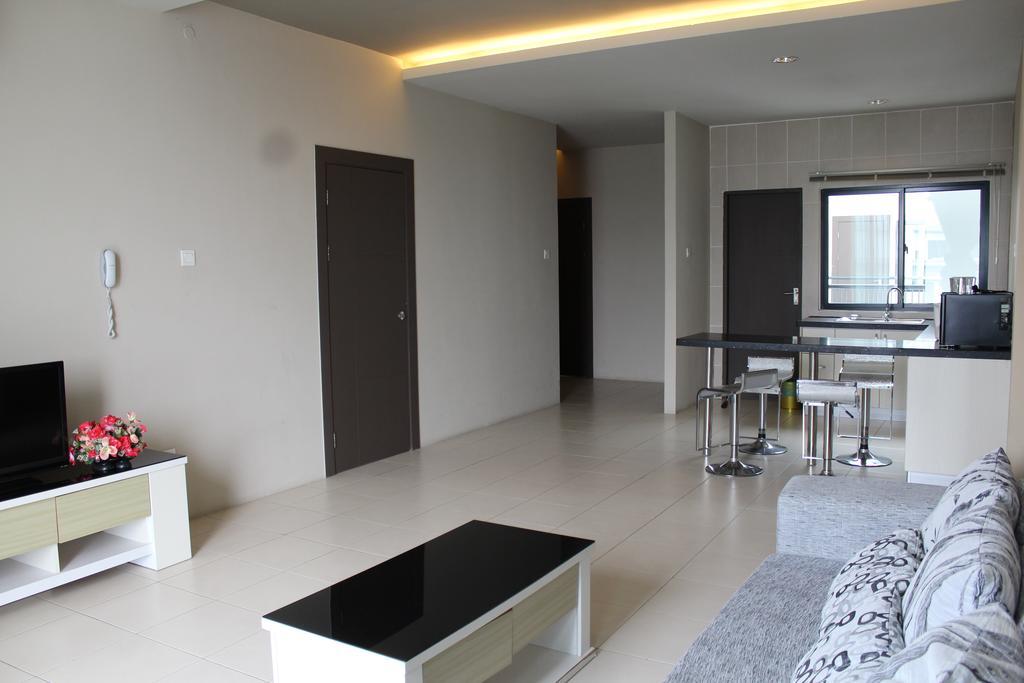 Tribeca Suites Kuching Luaran gambar