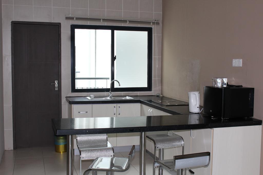 Tribeca Suites Kuching Luaran gambar