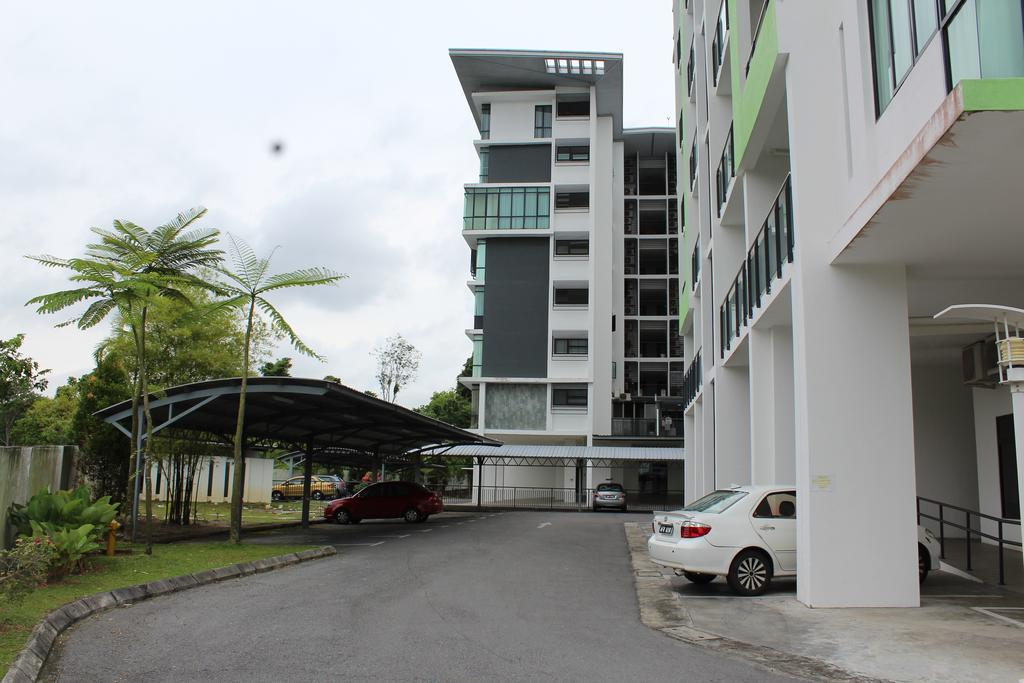 Tribeca Suites Kuching Luaran gambar