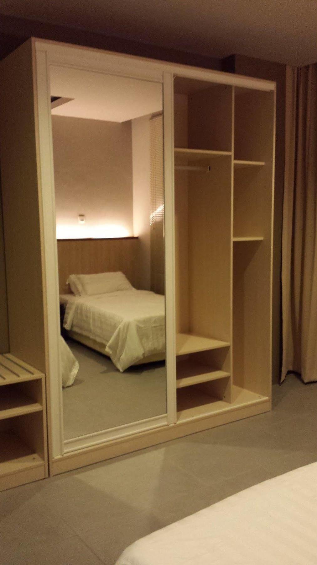 Tribeca Suites Kuching Luaran gambar